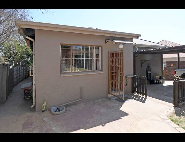 3 BEDROOM HOUSE FOR SALE IN KENSINGTON